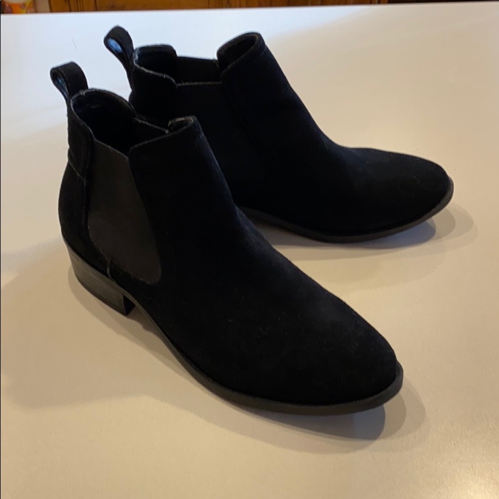 Steve Madden black suede Chelsea Bootie